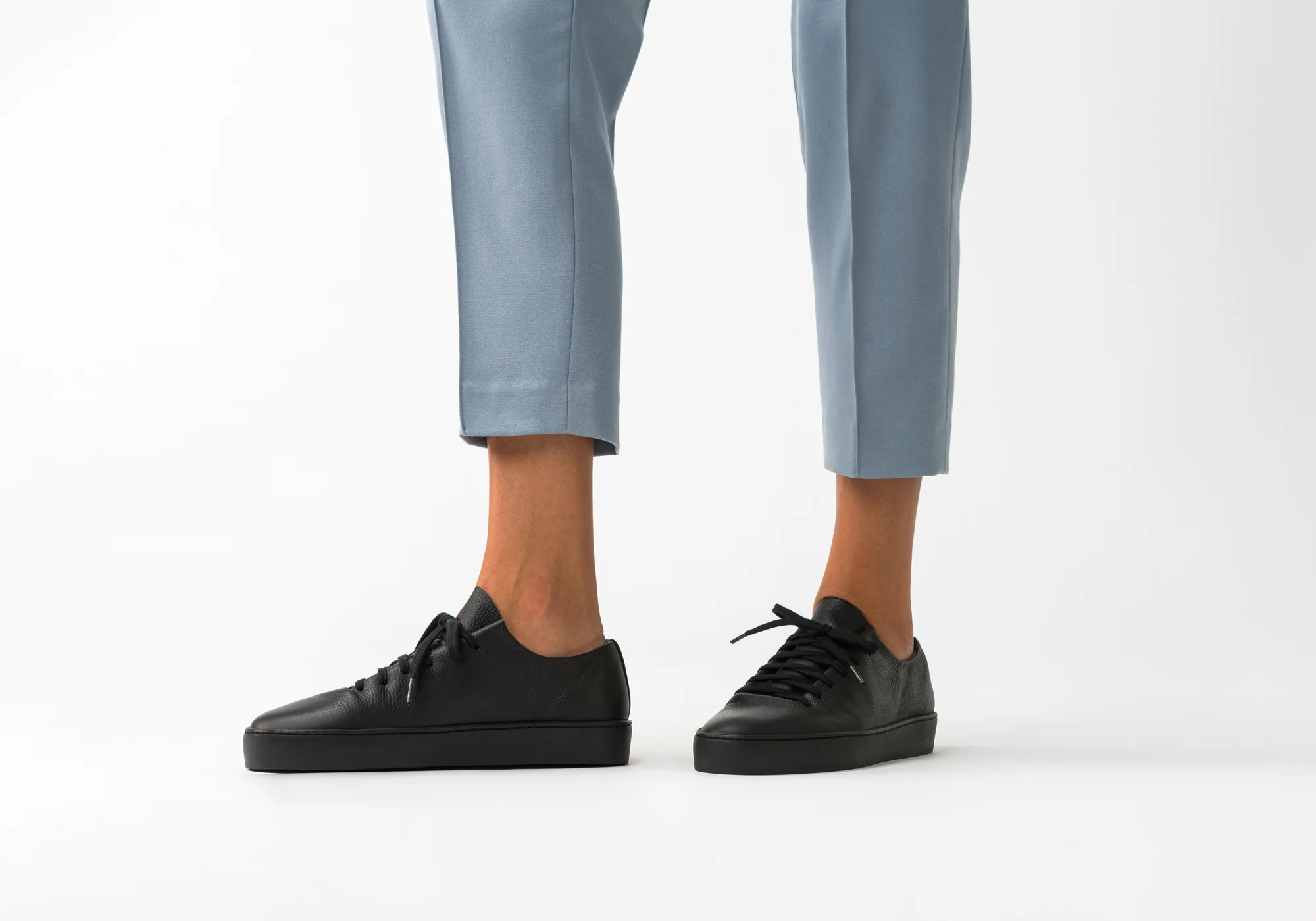 Atom All Black - Image 9